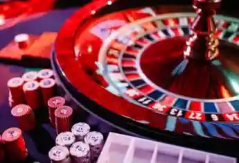 Filipino players enjoying sports betting and casino games on pair play
